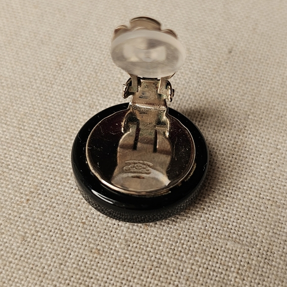 Chanel Clip on earrings one piece - Picture 5 of 14